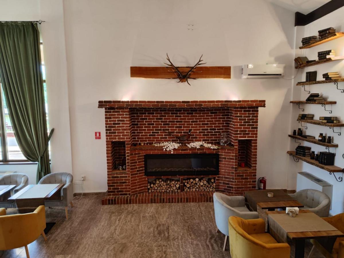 Curtea Domneasca Hotel Vaslui Bagian luar foto
