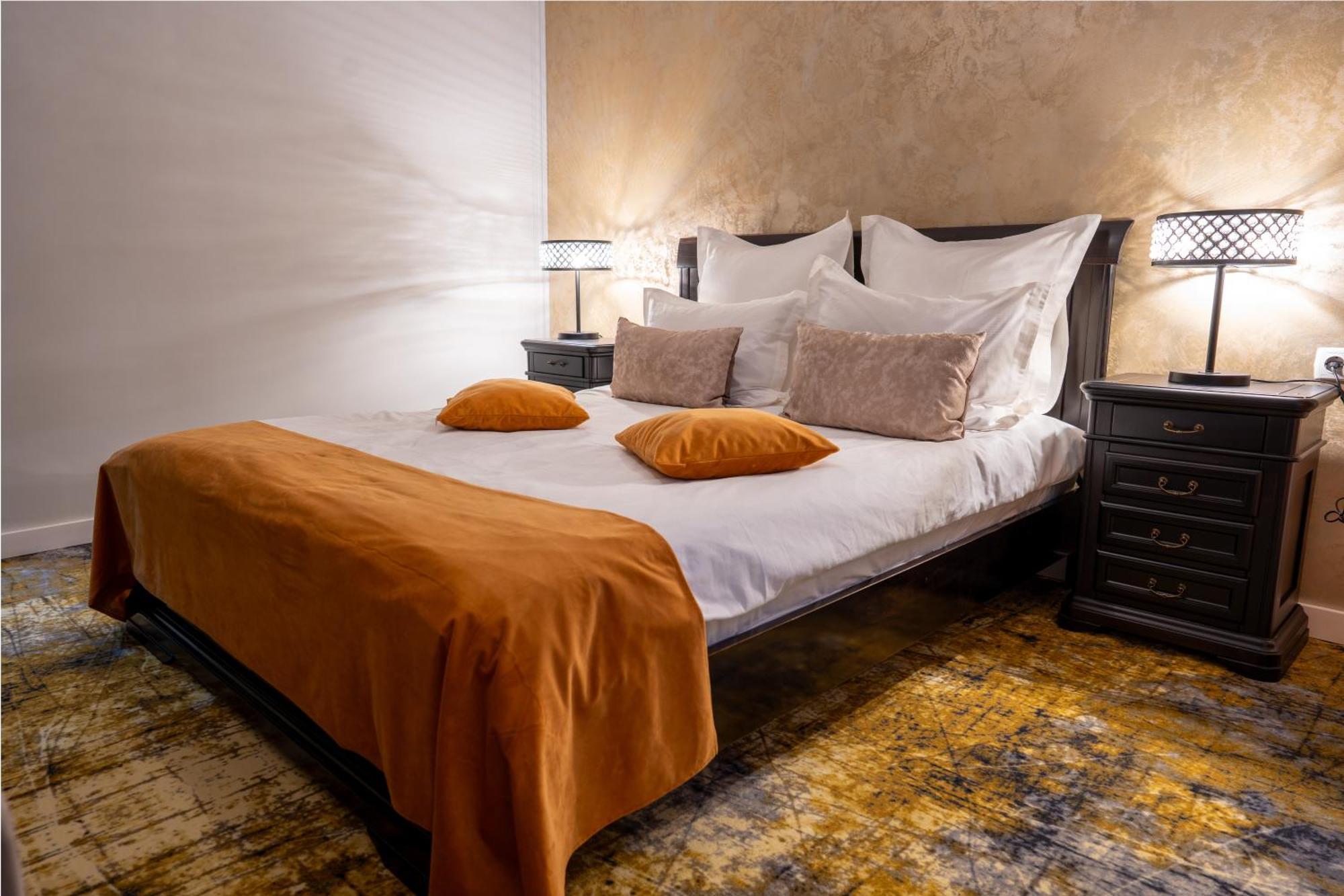 Curtea Domneasca Hotel Vaslui Bagian luar foto