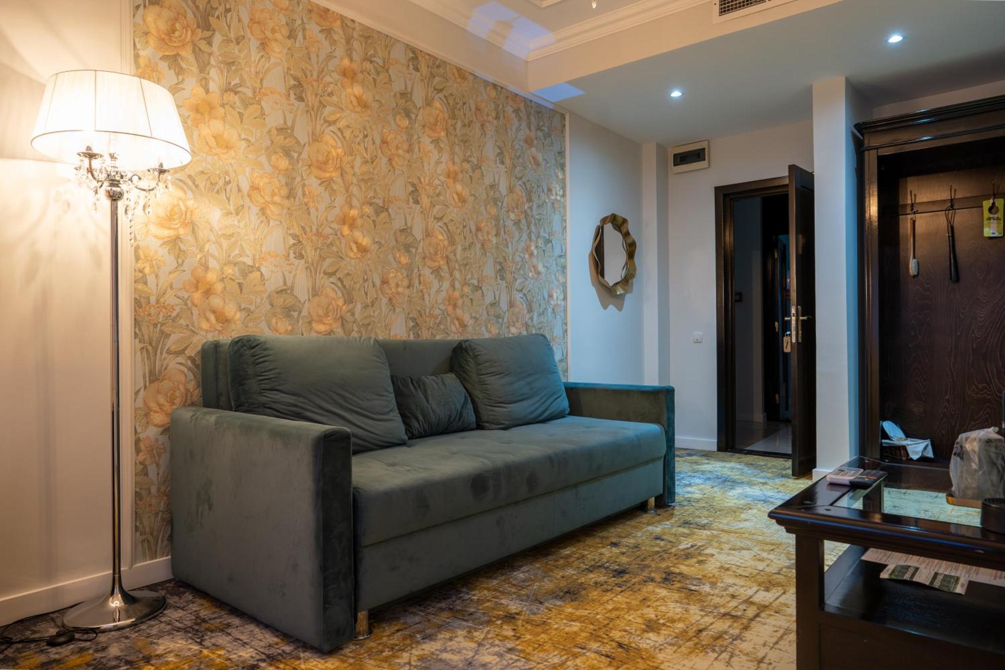Curtea Domneasca Hotel Vaslui Bagian luar foto
