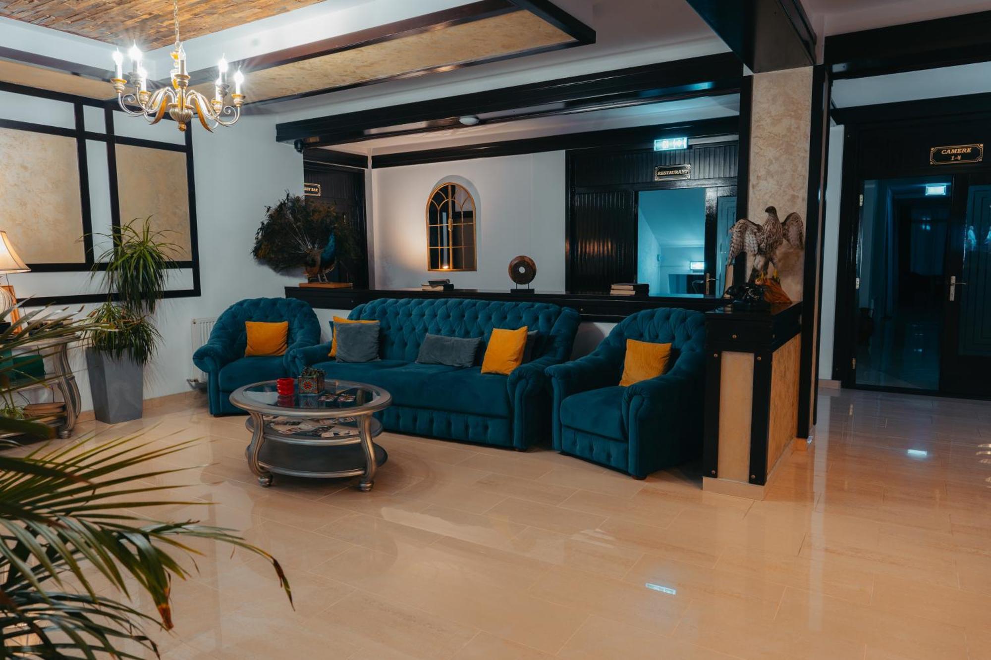 Curtea Domneasca Hotel Vaslui Bagian luar foto