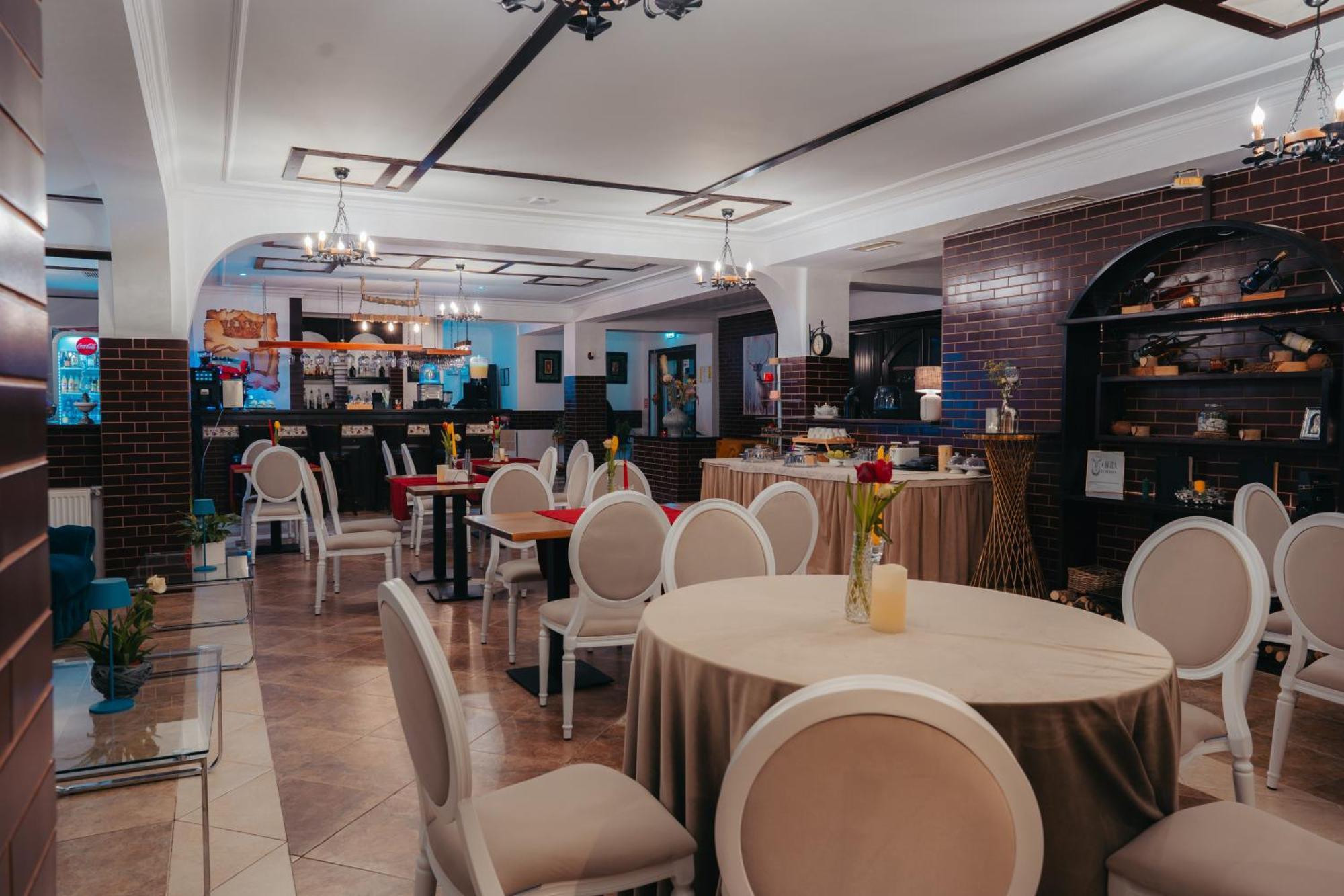 Curtea Domneasca Hotel Vaslui Bagian luar foto